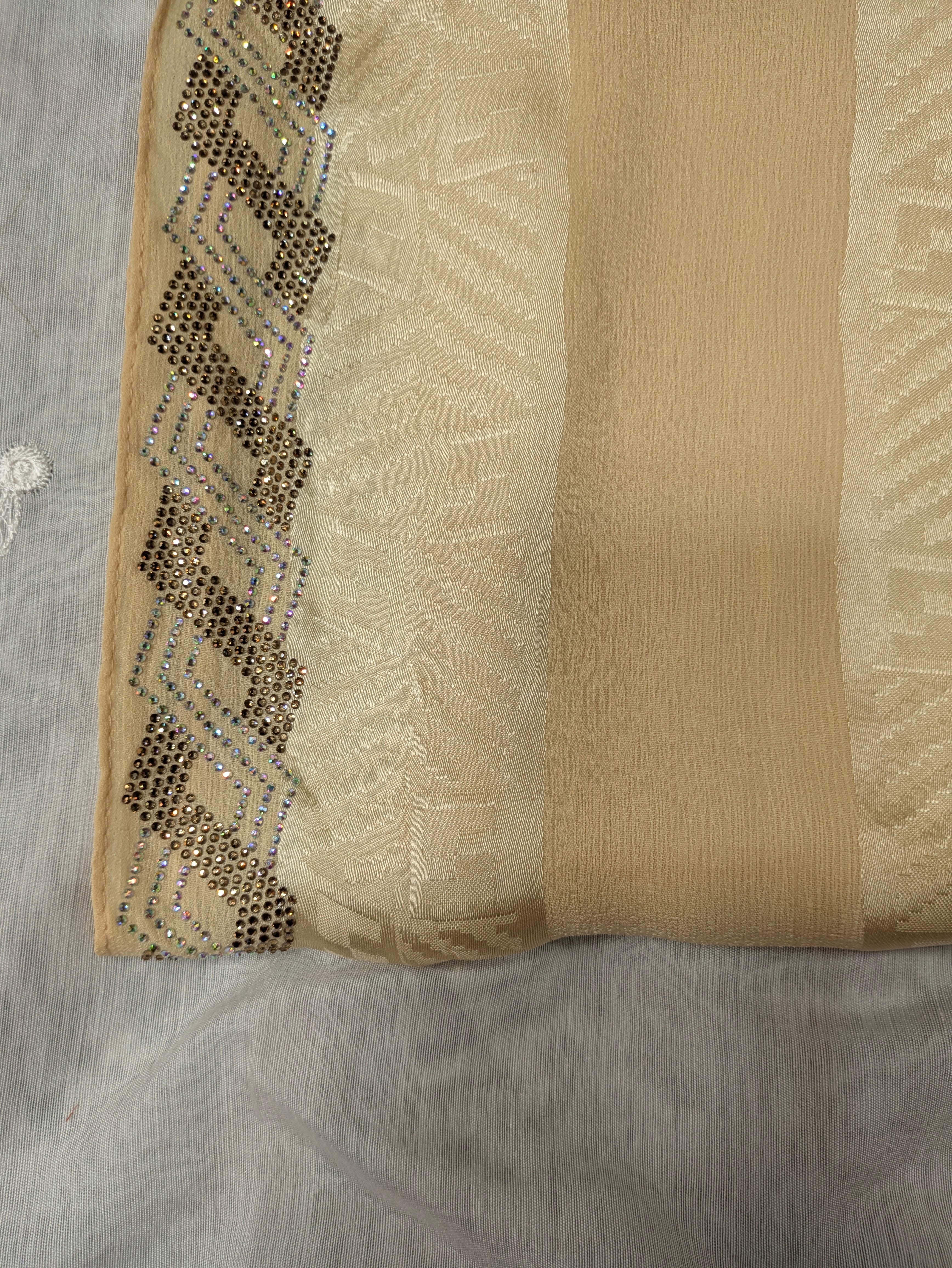 Cotton Silk  Stone head border